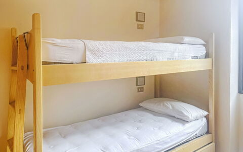 Ai Pascoli: Bed, Bedroom, Bed Sheet, Wood, Bedding, Floor, Bed Frame, Flooring, Interior Design, Furniture