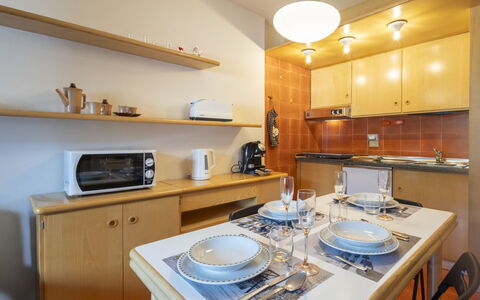 Ai Pascoli: Interior Design, Furniture, Flooring, Wood, Ceiling, Floor, Room, Lighting, Kitchen, Countertop
