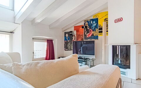 Le Falesie: Furniture, Interior Design, Wall, Couch, Flooring, Ceiling, Floor, Room, Living Room, Apartment