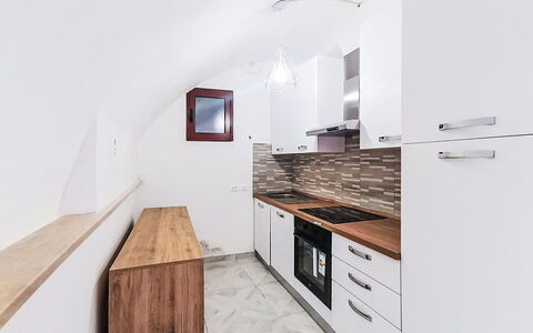 La Terrazza di Caramanico: Flooring, Wood, Interior Design, Floor, Countertop, Ceiling, Kitchen, Cabinetry, Home, Room