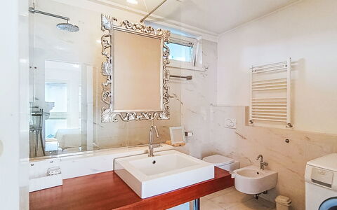 Caminito: Interior Design, Plumbing Fixture, Bathroom, Bathroom Sink, Wall, Flooring, Sink, Mirror, Floor, Tap