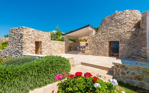Tenuta Scialandre 10: Wall, Architecture, Stone Wall, Garden, Estate, Landscaping, Villa, Farmhouse, Mansion, Flagstone