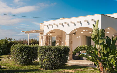 Villa Sanssouci 8: Column, Shade, Estate, Outdoor Structure, Hacienda, Garden, Landscaping, Villa, Yard, Design