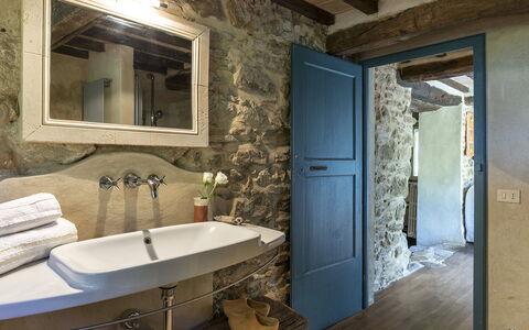 Campodalto 8: Wall, Furniture, Interior Design, Plumbing Fixture, Flooring, Bathroom Sink, Bathroom, Tap, Floor, Sink