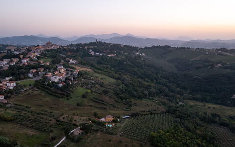 Casale Verdicchio 10+2: Hill, Highland, Landscape, Rural Area, Hill Station, Human Settlement, Terrain, Morning, Village, Mountain Range