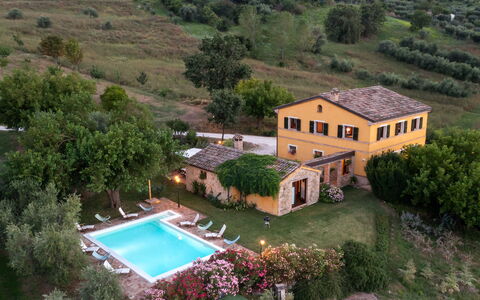 Casale Verdicchio 10+2: Swimming Pool, Estate, Resort, Cottage, Hacienda, Eco Hotel, Farmhouse, Villa, Outdoor Furniture, Yard