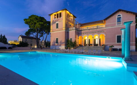 Villa Capozza 18+2: Estate, Resort, Swimming Pool, Hacienda, Mansion, Villa, Hotel, Eco Hotel, Resort Town, Balcony