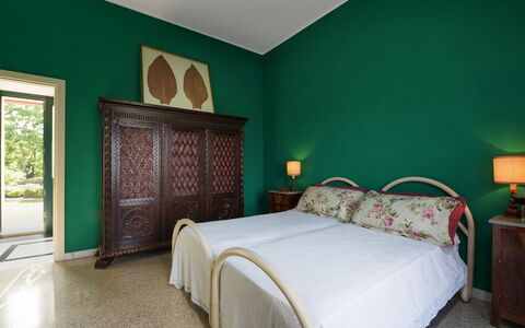 Villa Vittoria D'Anghiari 7+3: Interior Design, Flooring, Wood, Floor, Furniture, Ceiling, Bedroom, Room, Lighting, Bed
