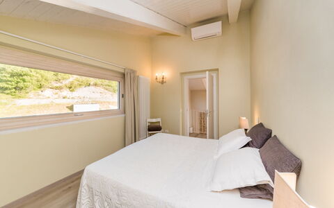 Chipieri 4+2: Interior Design, Flooring, Floor, Wood, Furniture, Ceiling, Bed, Bedroom, Room, Lighting