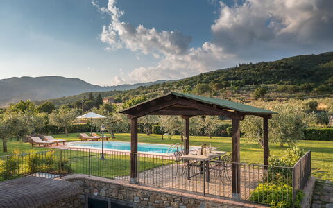Vinciluna 4: Porch, Eco Hotel, Cottage, Farmhouse, Garden, Mountain Range, Estate, Swimming Pool, Shade