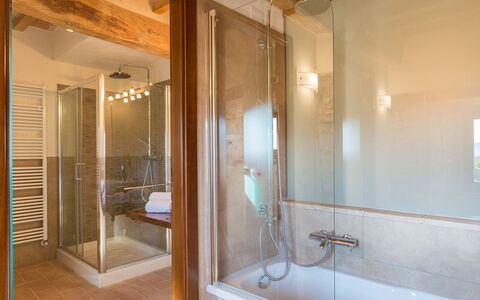 Santa Illuminata 12: Bathroom, Flooring, Plumbing Fixture, Interior Design, Floor, Wood, Ceiling, Tap, Plumbing, Lighting
