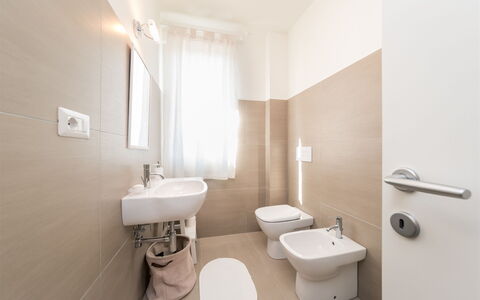 Casa di Eolo 8+2: Flooring, Floor, Plumbing Fixture, Toilet, Interior Design, Bathroom, Toilet Seat, Plumbing, Sink, Bidet