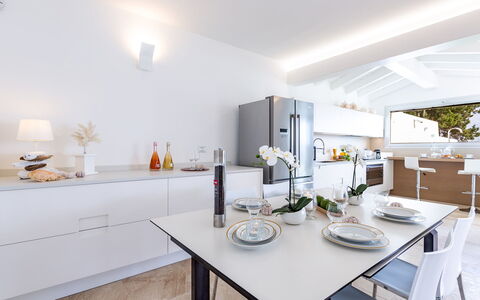 Villa Amar 4: Interior Design, Furniture, Kitchen, Countertop, Flooring, Home, Lighting, Apartment, Ceiling, Table