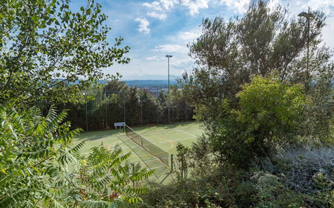 Villa Ambrah 12+1: Tree, Tennis Court, Basketball Court, Net, Park, Artificial Turf