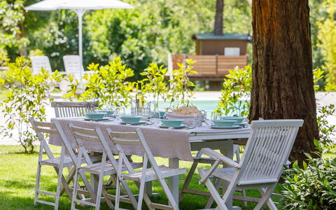 La Casa di Nanì 8: Furniture, Outdoor Furniture, Table, Chair, Outdoor Table, Folding Chair, Kitchen & Dining Room Table, Tablecloth, Garden, Patio