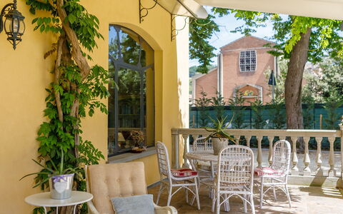 La Casa di Nanì 8: Furniture, Porch, Door, Chair, Outdoor Furniture, Home, Flowerpot, Shade, Column, Houseplant