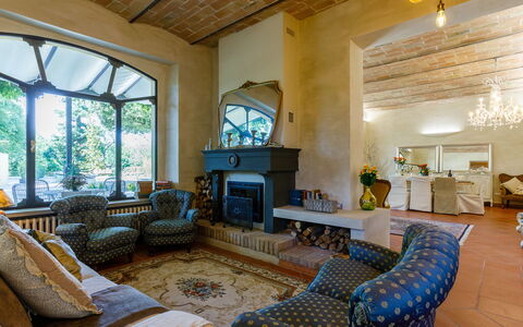 La Casa di Nanì 8: Furniture, Interior Design, Wall, Couch, Wood, Flooring, Chair, Ceiling, Living Room, Floor