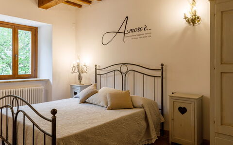 Villa Agostini 10: Bed, Furniture, Bedding, Bedroom, Interior Design, Bed Sheet, Wall, Wood, Flooring, Floor