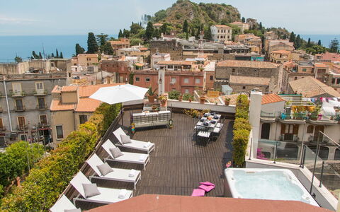 Attico Giafari 6: Apartment, Urban Design, Balcony, Resort, Hotel, Resort Town, Houseplant
