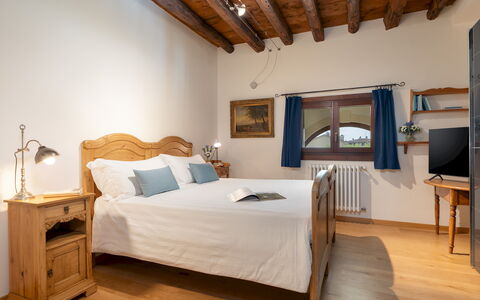 Villa Barchessa Panigai 8: Furniture, Bed, Bedroom, Interior Design, Bed Sheet, Wood, Bedding, Flooring, Linens, Room