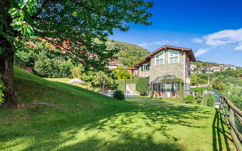 Villa la Dolce 8: House, Shrub, Landscape, Rural Area, Home, Hill Station, Cottage, Groundcover, Spring