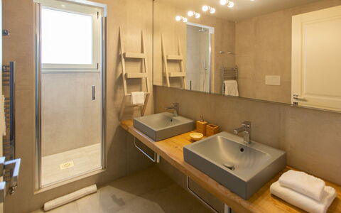 Villa Passo degli Aironi 12: Bathroom Sink, Plumbing Fixture, Flooring, Interior Design, Wall, Sink, Bathroom, Wood, Floor, Tap