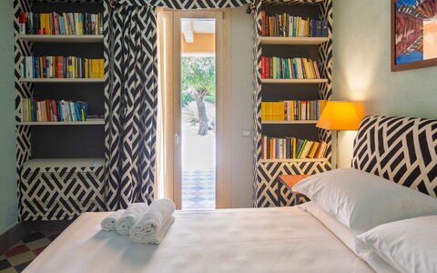 Villa Majoli 9: Furniture, Interior Design, Bedroom, Yellow, Floor, Textile, Bed, Flooring, Throw Pillow, Cushion