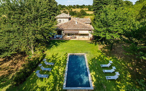 Casale dei Tigli 8: Estate, Home, Lawn, Cottage, Garden, Farmhouse, Landscaping, Mansion, Villa, Yard