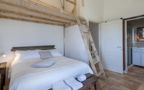 Casa Pilar 4+1: Furniture, Bedroom, Bed, Wood, Bed Sheet, Interior Design, Bedding, Floor, Linens, Flooring