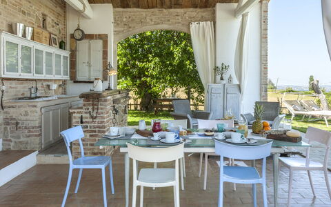 Casa Pilar 4+1: Furniture, Chair, Table, Kitchen & Dining Room Table, Interior Design, Dining Room, Outdoor Furniture, Outdoor Table, Restaurant, Tablecloth