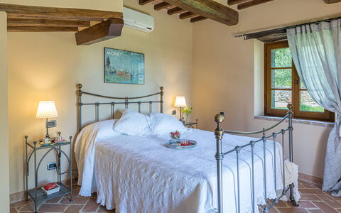 Casal Parro 6: Furniture, Bed, Interior Design, Flooring, Bedroom, Linens, Floor, Home, Room, Bedding