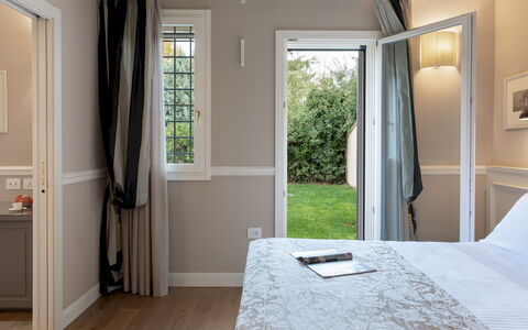 Villa Pergola 8: Interior Design, Furniture, Bedroom, Wall, Bed, Wood, Home, Ceiling, Textile, Lighting
