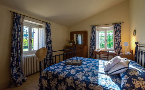 La Casa nei Vigneti 10: Furniture, Home, Bedroom, Linens, Bed, Chair, Bedding, Bed Sheet, Bed Frame, Resort