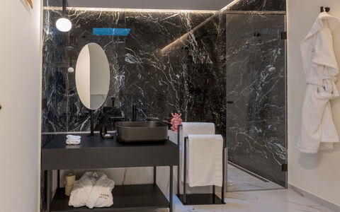Villa Ingrid 12: Interior Design, Wall, Plumbing Fixture, Flooring, Bathroom Sink, Bathroom, Floor, Tap, Sink, Countertop