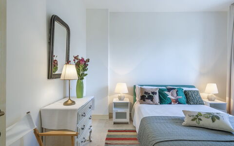 Villa Lucente 6+2: Furniture, Interior Design, Bed, Bedroom, Wall, Room, Floor, Flooring, Wood, Linens