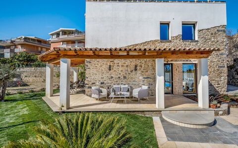 Villa Gallus 6: Architecture, Home, Estate, Shade, Villa, Balcony, Design, Courtyard, Patio, Outdoor Structure