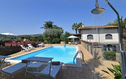 Villa Biddizza 10: Swimming Pool, Resort, Hotel, Hacienda, Eco Hotel, Villa, Umbrella, Chair, Sunlounger