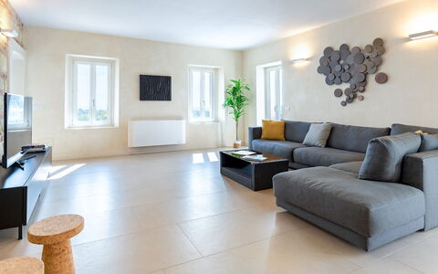 Villa Boemia 10: Furniture, Interior Design, Couch, Flooring, Floor, Wall, Living Room, Room, Wood, Ceiling
