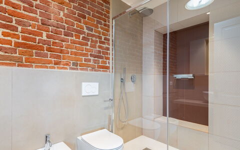 Villa Boemia 10: Wall, Plumbing Fixture, Flooring, Brick, Bathroom, Floor, Brown, Interior Design, Plumbing, Tap