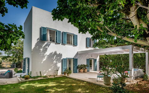 Casavento Puzziteddu 6: Home, House, Residential Area, Shrub, Door, Shade, Estate, Cottage, Garden, Landscaping