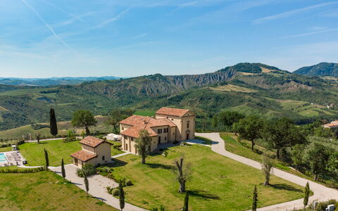 Santa Maria Maddalena 10: Mountainous Landforms, Hill, Mountain, Natural Landscape, Grassland, Highland, Landscape, Mountain Range, Hill Station, Plain