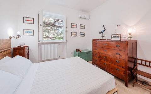 Villa Giari 8: Furniture, Bed, Interior Design, Bedroom, Wall, Flooring, Floor, Wood, Bed Sheet, Bedding