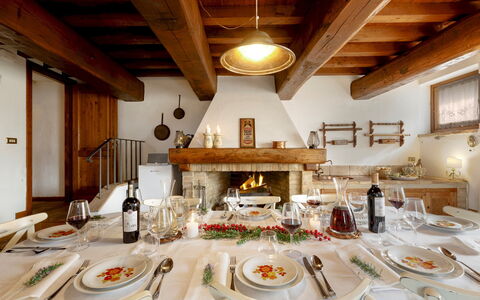 Casatorre 6+2: Furniture, Table, Interior Design, Tableware, Dining Room, Kitchen & Dining Room Table, Food, Chair, Room, Ceiling