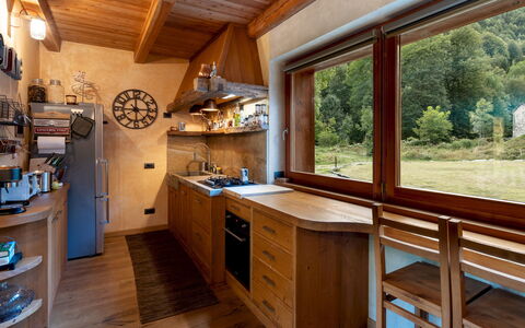 Chalet Walser 4+2: Wood, Interior Design, Wood Stain, Kitchen, Countertop, Hardwood, Cabinetry, Varnish, Plywood, Log Cabin