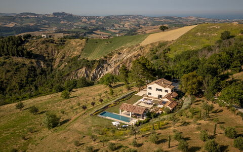 Villa Dianella 8+2: Highland, Landscape, House, Rural Area, Cottage, Home, Estate, Hill Station, Village, Valley