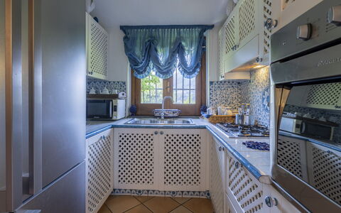 Villa Bambù 9+2: Interior Design, Flooring, Kitchen, Floor, Lighting, Home, Major Appliance, Furniture, Room, Kitchen Stove