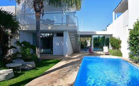 Villa Carrubo 4: Swimming Pool, Residential Area, Resort, Shade, Eco Hotel, Estate, Balcony, Villa, Landscaping, Courtyard