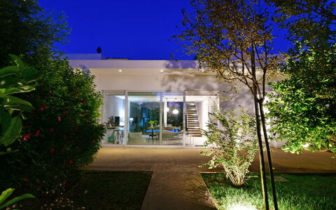 Villa Carrubo 4: Lighting, Home, Garden, Shade, Landscape Lighting, Light Fixture, Landscaping, Yard, Backyard, Estate