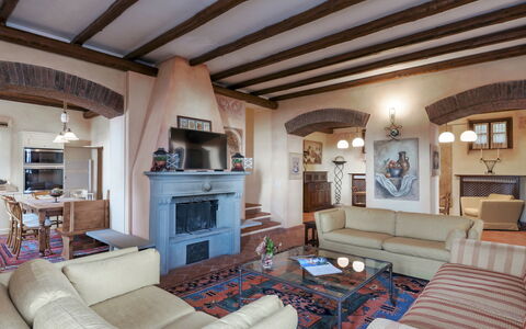 Tenuta Navelli 12+2: Furniture, Interior Design, Wall, Couch, Flooring, Wood, Ceiling, Room, Floor, Living Room