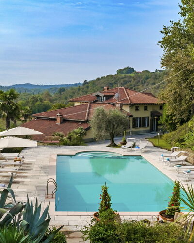 Tenuta Navelli 12+2: Swimming Pool, Resort, Eco Hotel, Estate, Thermae, Hacienda, Villa, Resort Town, Outdoor Furniture, Umbrella